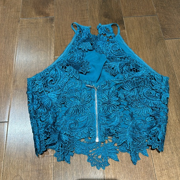 Guess teal crop top Xxs - Picture 2 of 3